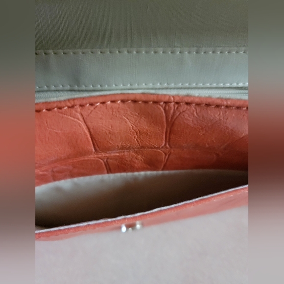 Nine West clutch - Picture 7 of 7